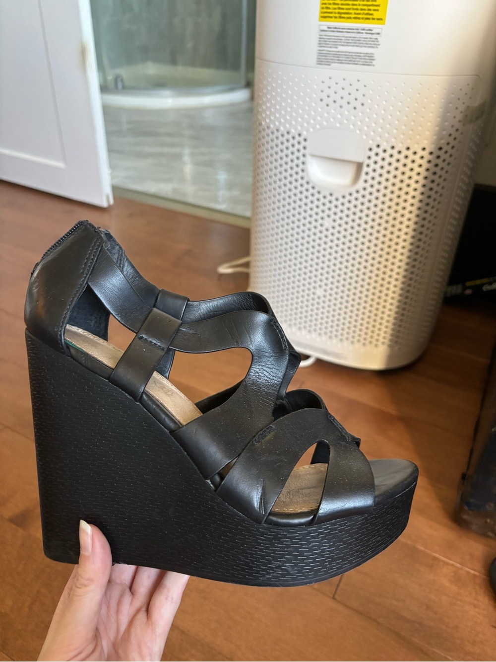 Women’s Black Leather Wedge Sandals - ALDO